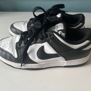 Women’s panda Nike dunk low top size 7.5